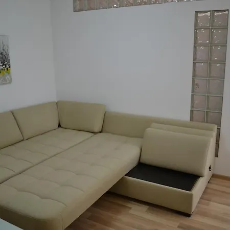 Apartment Peevi Elit 1 *