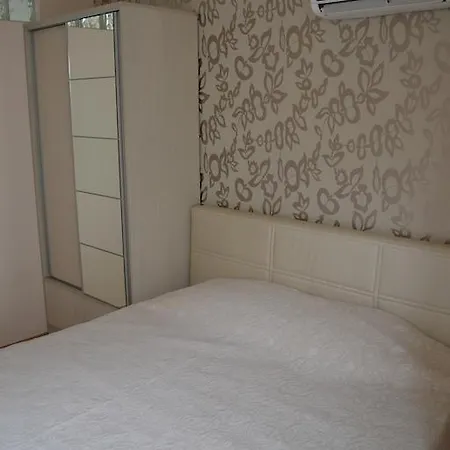 Apartment Peevi Elit 1