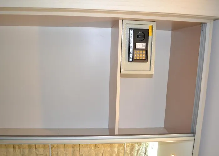 Peevi Elit 1 ساني بيتش